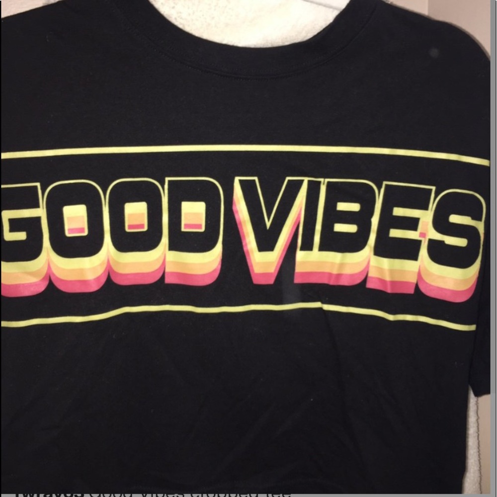 Good vibes cropped tee